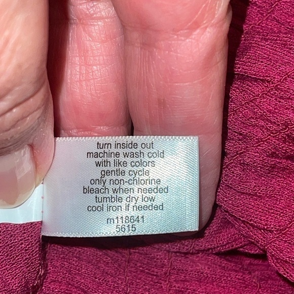 Lane Bryant Women's Top Size 22/24 Burgundy Short Sleeve Rouched Pullover - Picture 10 of 10